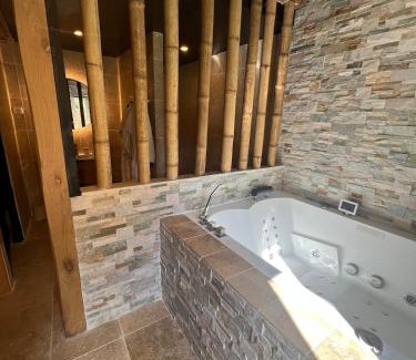 Faverolles House | Maison romantique avec jacuzzi privatif