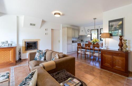 Castelnaud-la-Chapelle House | Maison Rose