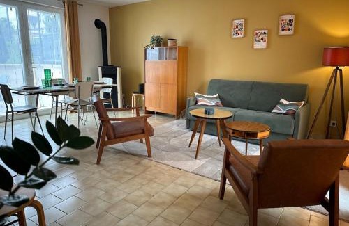 Chablis House | Maison Seventies climatisée, parking privé