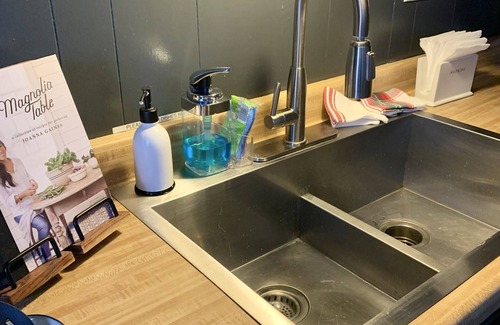 Moonridge Cabin | Maison Solange Boho Modern Cabin in Moonridge w/hot tub, Near resorts golf zoo
