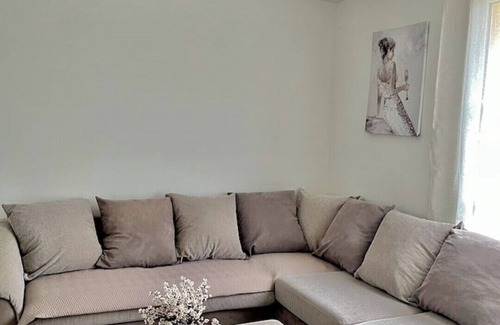 Crevecur-le-Grand House | Maison Spacieuse de Lila Avec 3 Place de Parking