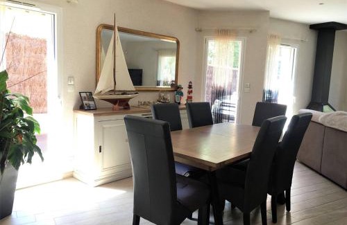 Saint-Brevin-l'Ocean House | Maison spacieuse près de la mer à Saint-Brevin, 8 pers, jardin, WiFi, jeux, parking, bébé. - FR-1-392-126