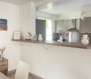 Crevecur-le-Grand Villa | Maison spacieuse de Lila avec 3 places de parkings