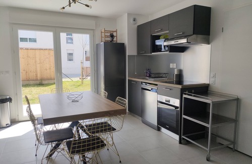 Benouville House | Maison Spacieuse au Pegasus Bridge
