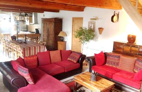 Fourches House | Maison spacieuse avec piscine et vue sur jardin à Fourches