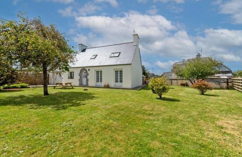 Lannilis House | Maison spacieuse avec spa , sauna au pays des Abers ,10 min des plages Bretagne