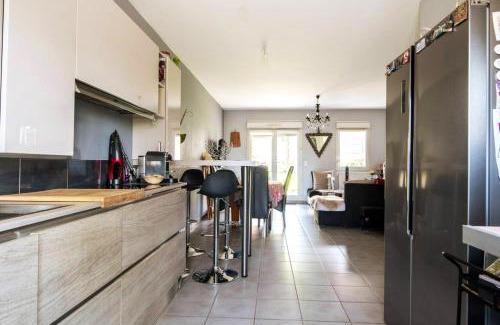 La Madeleine House | Maison spacieuse, quartier La Madeleine, terrasse et jardin