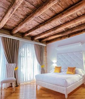 Rione III Colonna House | Maison Spagna Suites