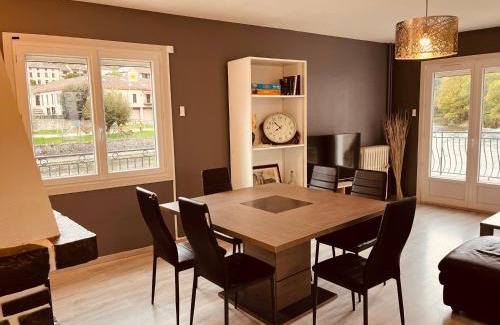 Laroquebrou Apartment | Maison sur les bords de Cere, Laroquebrou, balcon terrasse 3 chambres