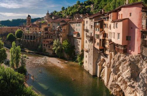 Pont-en-Royans House | Maison suspendue avec jacuzzi privatif
