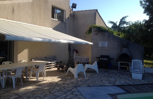 Saint-Jean-de-Liversay Villa | Maison Tout Confort Avec Piscine et Terrain de Tennis Dans le Marais Poitevin