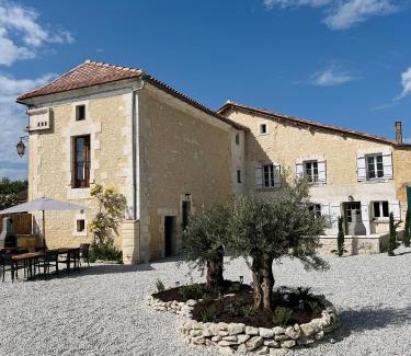 Cherval House | Maison Toile Moss