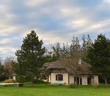 Hotot-en-Auge House | Maison traditionnelle Normande avec piscine