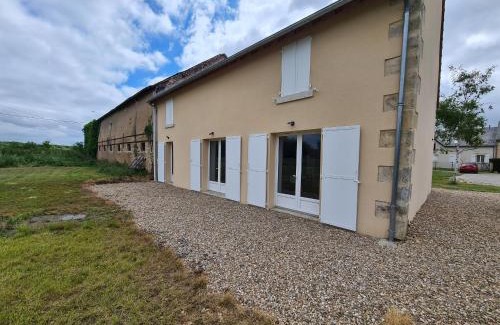 Montierchaume House | Maison tranquille avec jardin, proche Châteauroux, 4 ch., 3 sdb, terrasse, barbecue, parking - FR-1-591-358