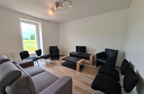 Montierchaume House | Maison tranquille avec jardin, proche Châteauroux, 4 ch., 3 sdb, terrasse, barbecue, parking - FR-1-591-358