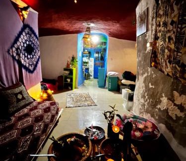Tnine Aglou House | Maison troglodyte en bordure de mer
