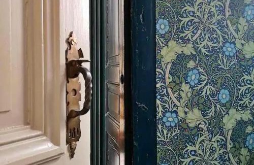 Roubaix Apartment | Maison Verte, Monument Historique