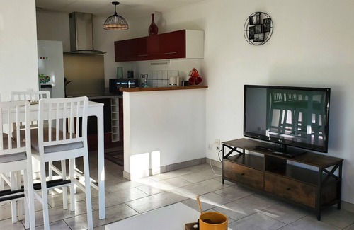 Ferrieres House | Maisonette with garden, close to shops and the castle of the fountain.