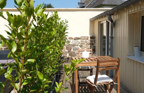 Parame House | Maisonette in town center, 10 minutes from the sea