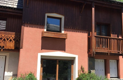 La Salle-les-Alpes House | Maisonette triplex 3 bedrooms terrace, 8 pers. foot of track + Lake Pontillas