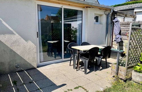 Luc-sur-Mer House | Maisonette with terrace 50m from the sea