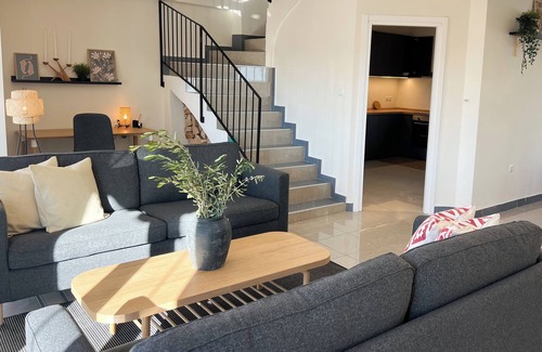 Kavala Apartment | Maisonette with Terrace & Garage - by Solstad