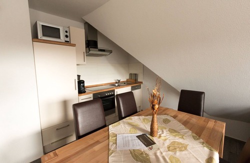 Norddeich Apartment | Maisonette-wohnung mit 2 Schlafzimmern + 2 Überd. Balkonen 60 m² bis zu 6 Pers