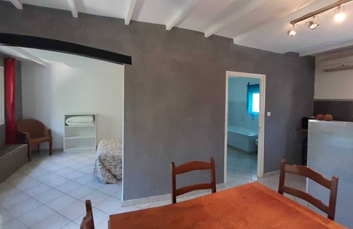 Pernes-les-Fontaines House | Maisonnette with garden in Provence