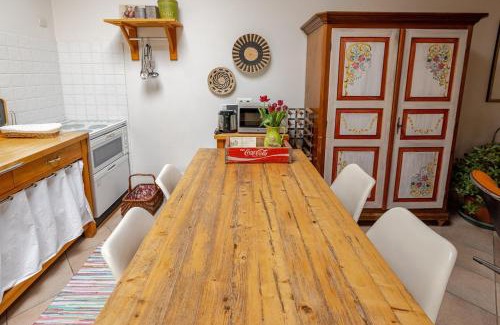 Velizy-Villacoublay Ski Chalet | Maisonnette à l étang
