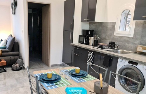 Trets Apartment | Maisonnette 40 m2 with terrace swimming pool view Ste Victoire parking