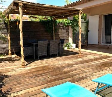Cote d'Azur- French Riviera Apartment | Maisonnette Antelissa à 3 minutes en voiture des plages et du centre ville