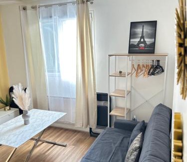La Chapelle-en-Serval Apartment | Maisonnette STUDIO Parc Astérix I ROISSY CDG I CHATEAU DE CHANTILLY I PARIS