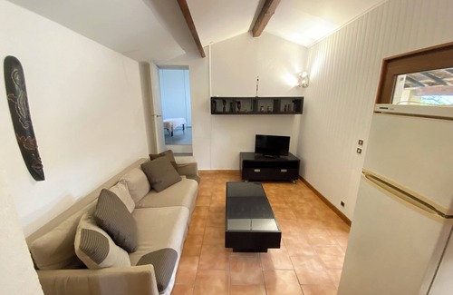 Mouans-Sartoux House | Maisonnette Indépendante Dans Villa Avec Piscine. Entre Cannes et Grasse
