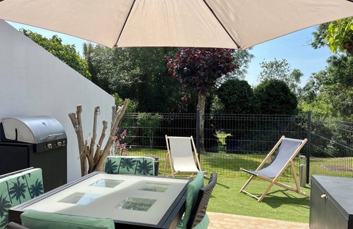 Royan Apartment | Maisonnette La Marie garden level air-conditioned