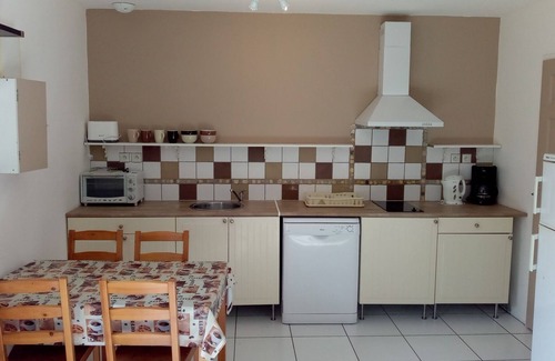 Gastes House | Maisonnette T2 ground floor 4 pers. Quiet location with swimming pool