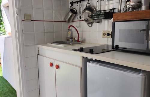 Beziers Villa | Maisonnette with swimming pool, bike garage and pets allowed.