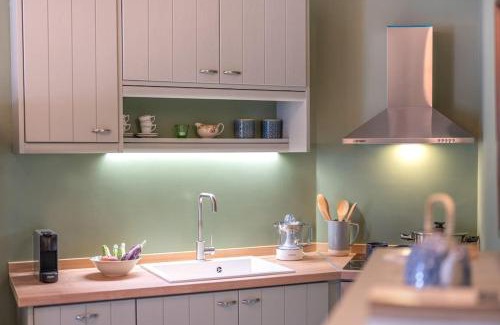 Kiparissia Apartment | Maistro Residence - Old Town Home Collection