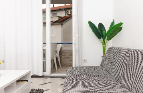 Rafajlovici Apartment | Maja apartman fontana Rafailovici