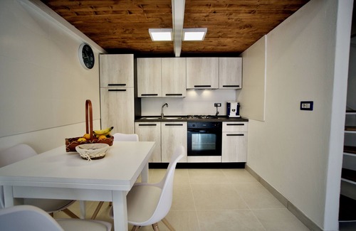 Ischia Porto Apartment | Maja Apartment with Jacuzzi