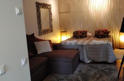 Ypaja Hotel | Majatalo & Ravintola Villa Emilia