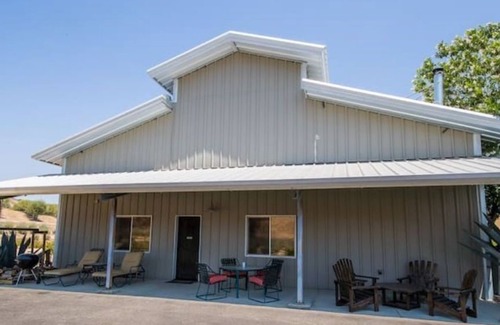 Lake Nacimiento House | Majestic 3 Bed, 2 story loft/majestic farm in Paso Robles