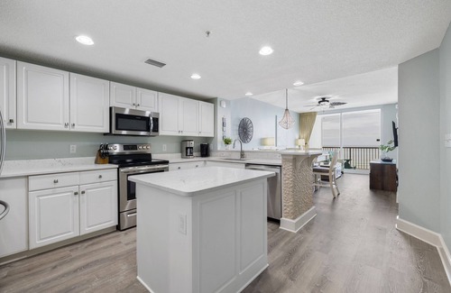 Long Beach Condo | Majestic Beach Towers, 3rd floor-directly across from parking, Oceanfront