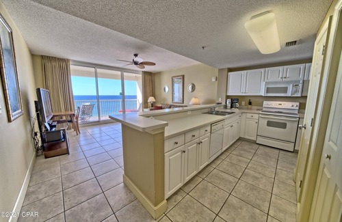 Long Beach Condo | Majestic-Beachfront-Balcony-5 Pools-3 Hot Tubs-2 bed 2 bath Fabulous condo 1-707