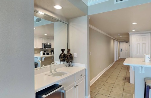 Long Beach Condo | Majestic Beach Towers II #1806 | Gulf Front + Amenities
