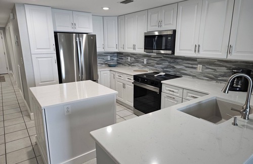 Long Beach Condo | Majestic Beach Resort Come Enjoy the Amazing Views of the Beach from the Balcony