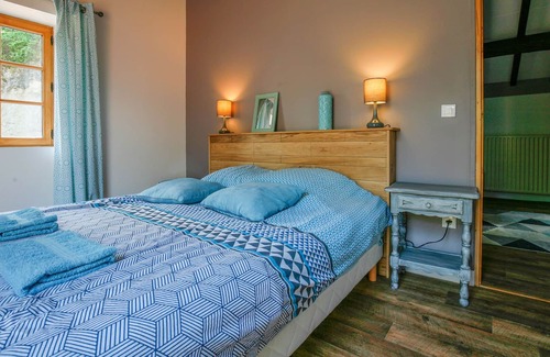Aubeterre-sur-Dronne House | Majestic holiday home in Aubeterre-sur-Dronne with garden
