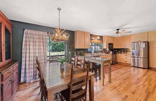 Maggie Valley Cabin | Majestic Grace-Spacious, Great Location, Garage, Motorcycle Friendly, Elk Visits