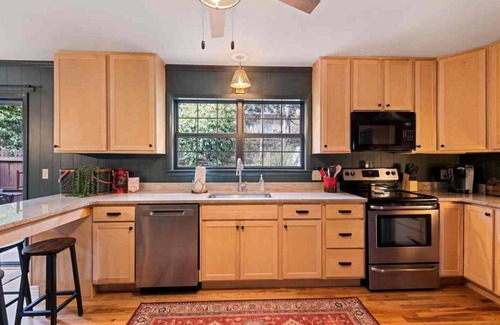 Maggie Valley Cabin | Majestic Grace-Spacious, Great Location, Garage, Motorcycle Friendly, Elk Visits