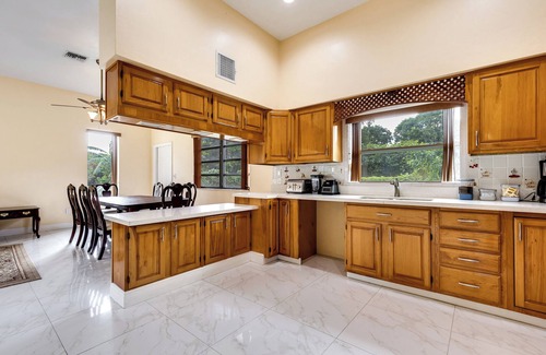 Southwest Ranches House | Majestic Home 7 Bedroom w/Heated Pool, Massive Yard & Driveway