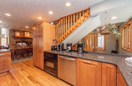 McHenry House | Majestic Lodge: Lakefront, Dogs Welcome, Dock, 2 Hot Tubs, Sauna!